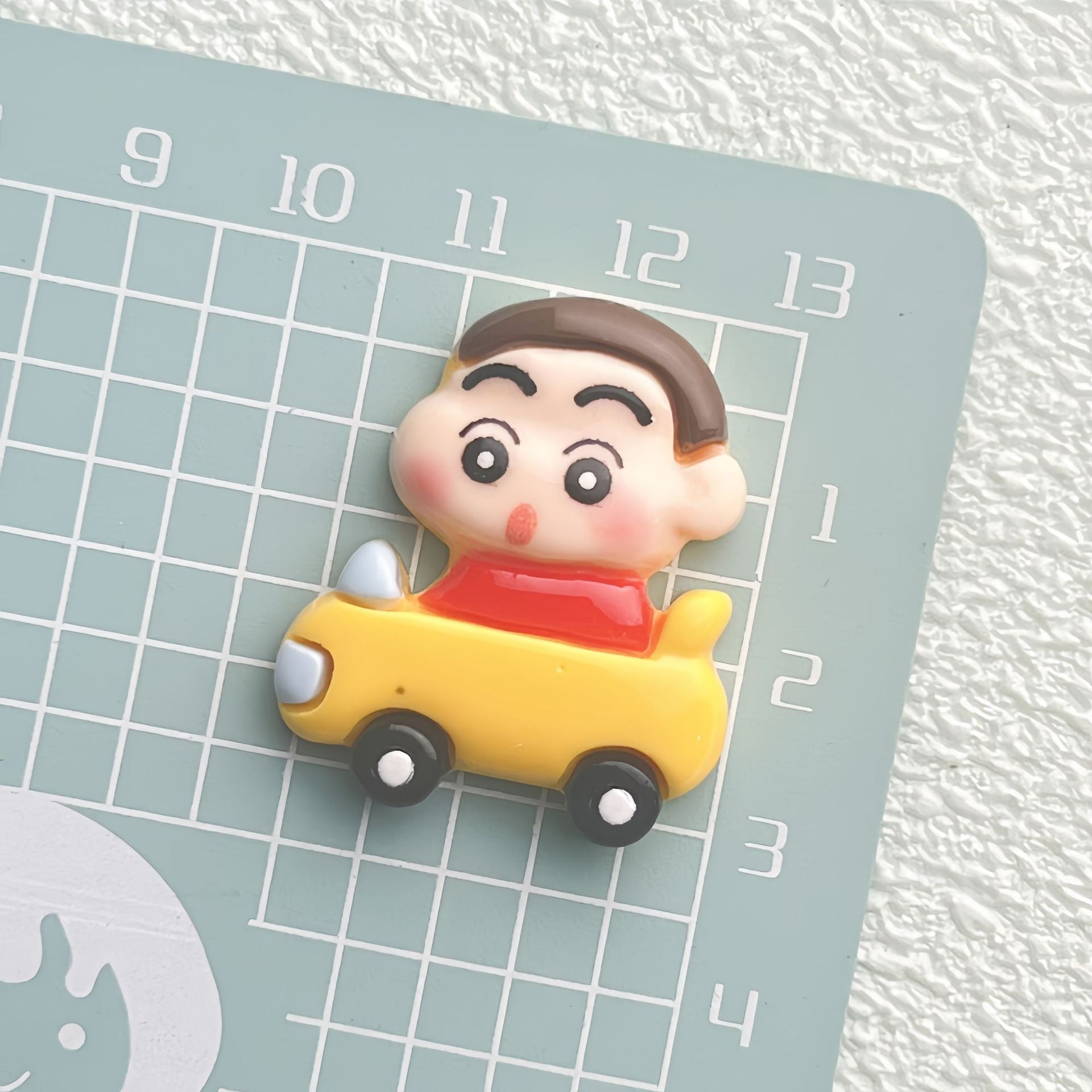 DIY Cross-dressing Shin-chan Charms Accessories – Customizable Phone Case, Hairpin, Fridge Magnet & Keychain Set