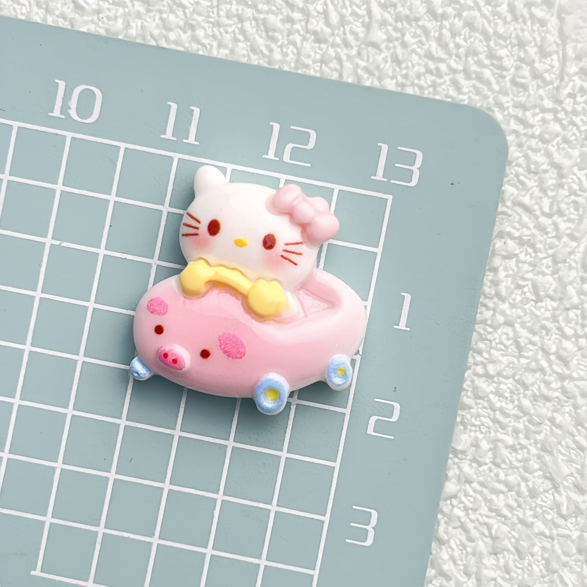 DIY Bumper Car Small Animal Charms Accessories – Customizable Phone Case, Hairpin, Fridge Magnet & Keychain Set