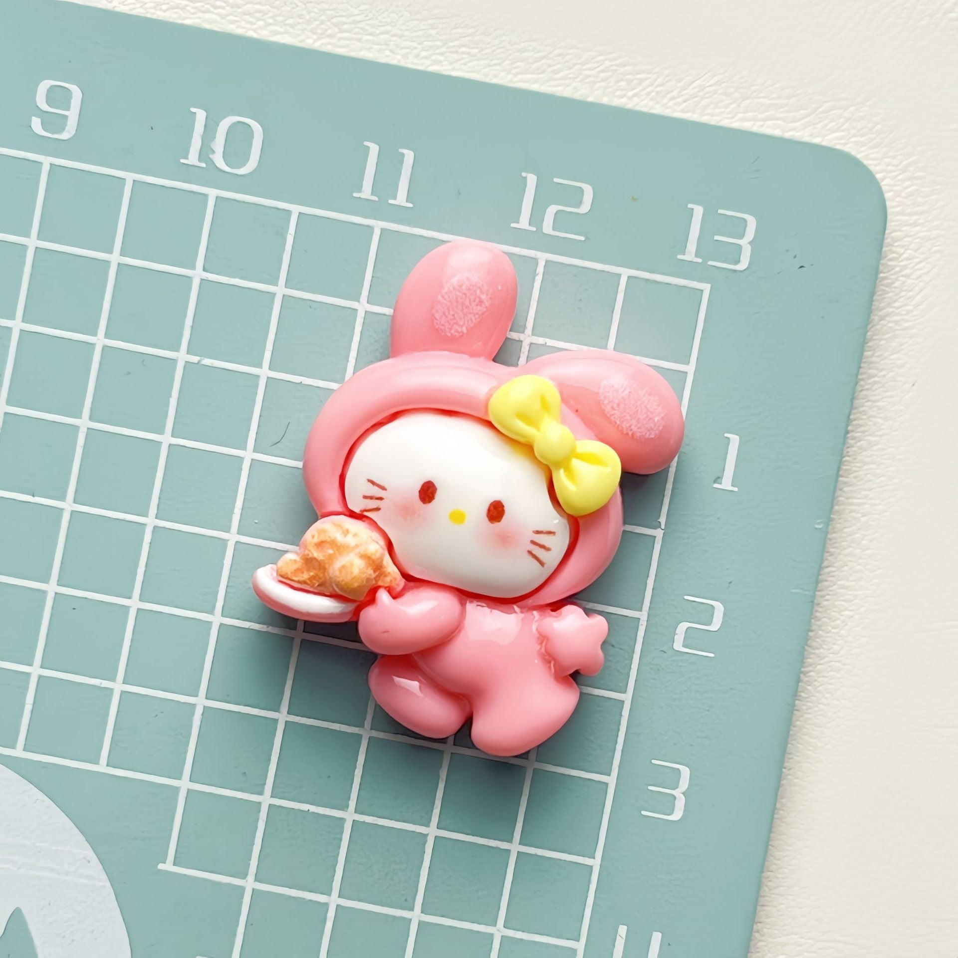 DIY Cute Kitchenware Kitten Charms Accessories – Customizable Phone Case, Hairpin, Fridge Magnet & Keychain Set