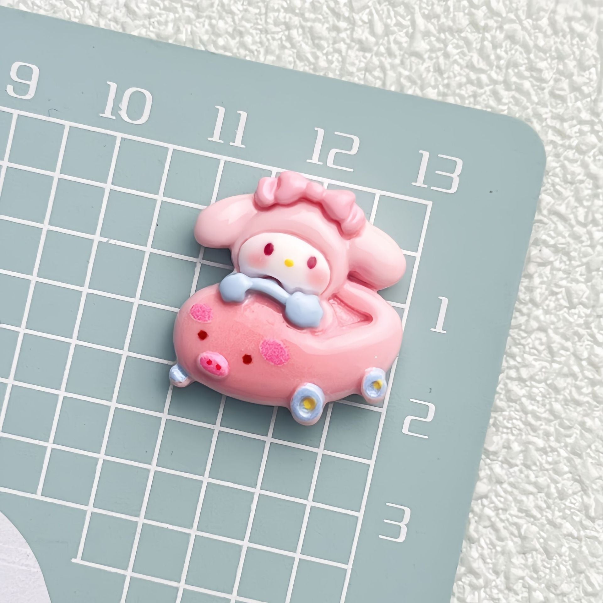 DIY Bumper Car Small Animal Charms Accessories – Customizable Phone Case, Hairpin, Fridge Magnet & Keychain Set