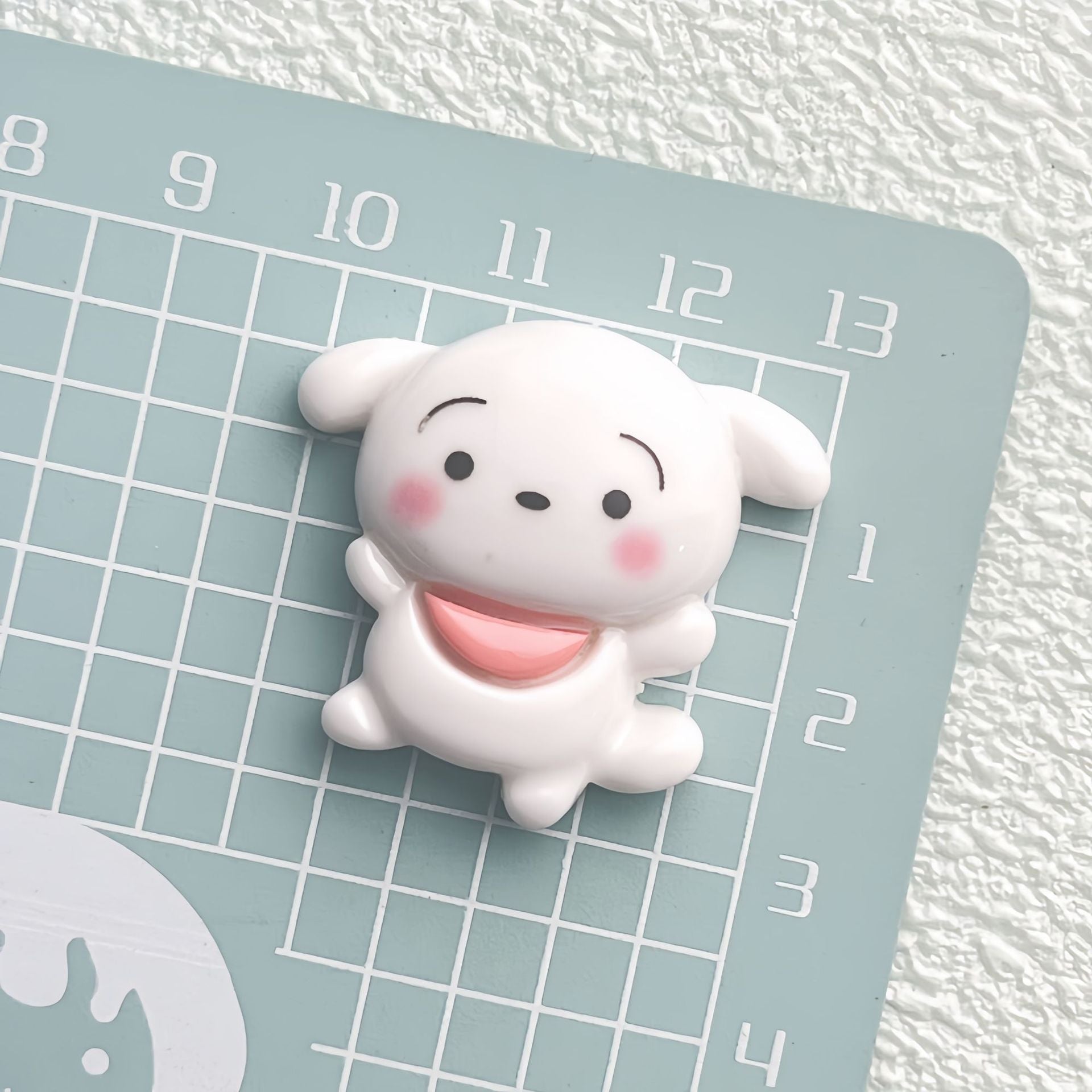 DIY Cross-dressing Shin-chan Charms Accessories – Customizable Phone Case, Hairpin, Fridge Magnet & Keychain Set