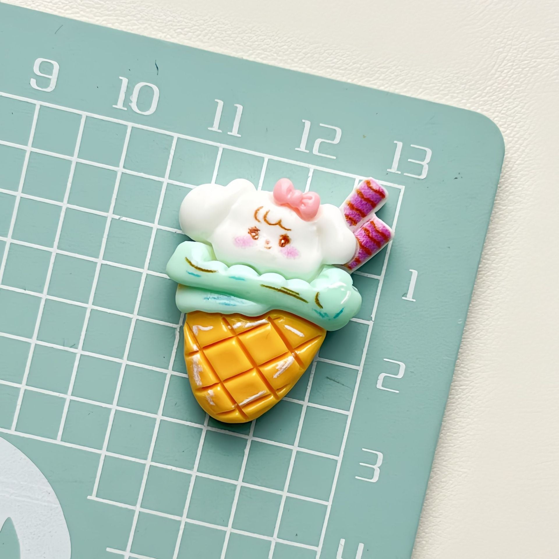 DIY Kitten Charms Accessories – Customizable Phone Case, Hairpin, Fridge Magnet & Keychain Set