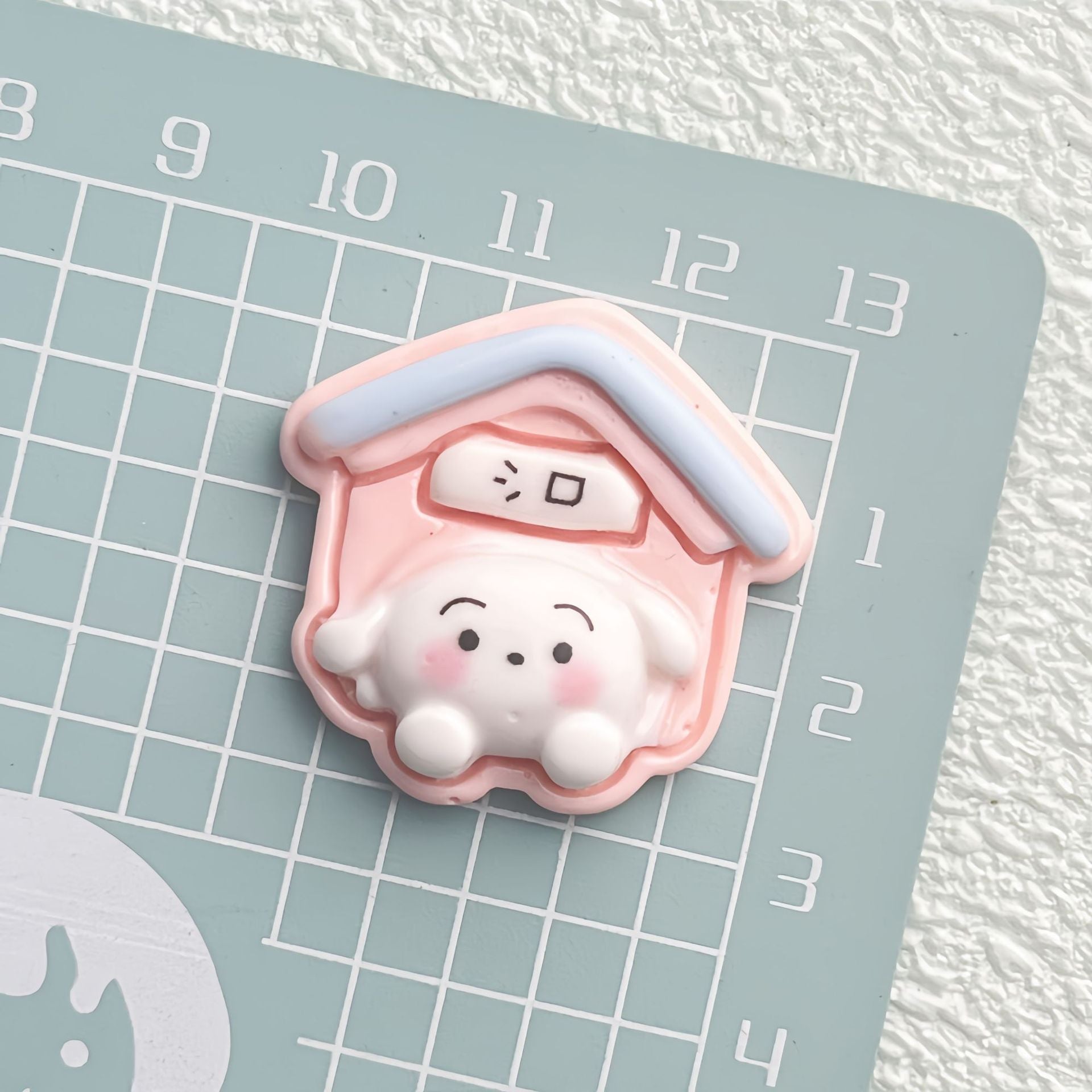 DIY Cross-dressing Shin-chan Charms Accessories – Customizable Phone Case, Hairpin, Fridge Magnet & Keychain Set