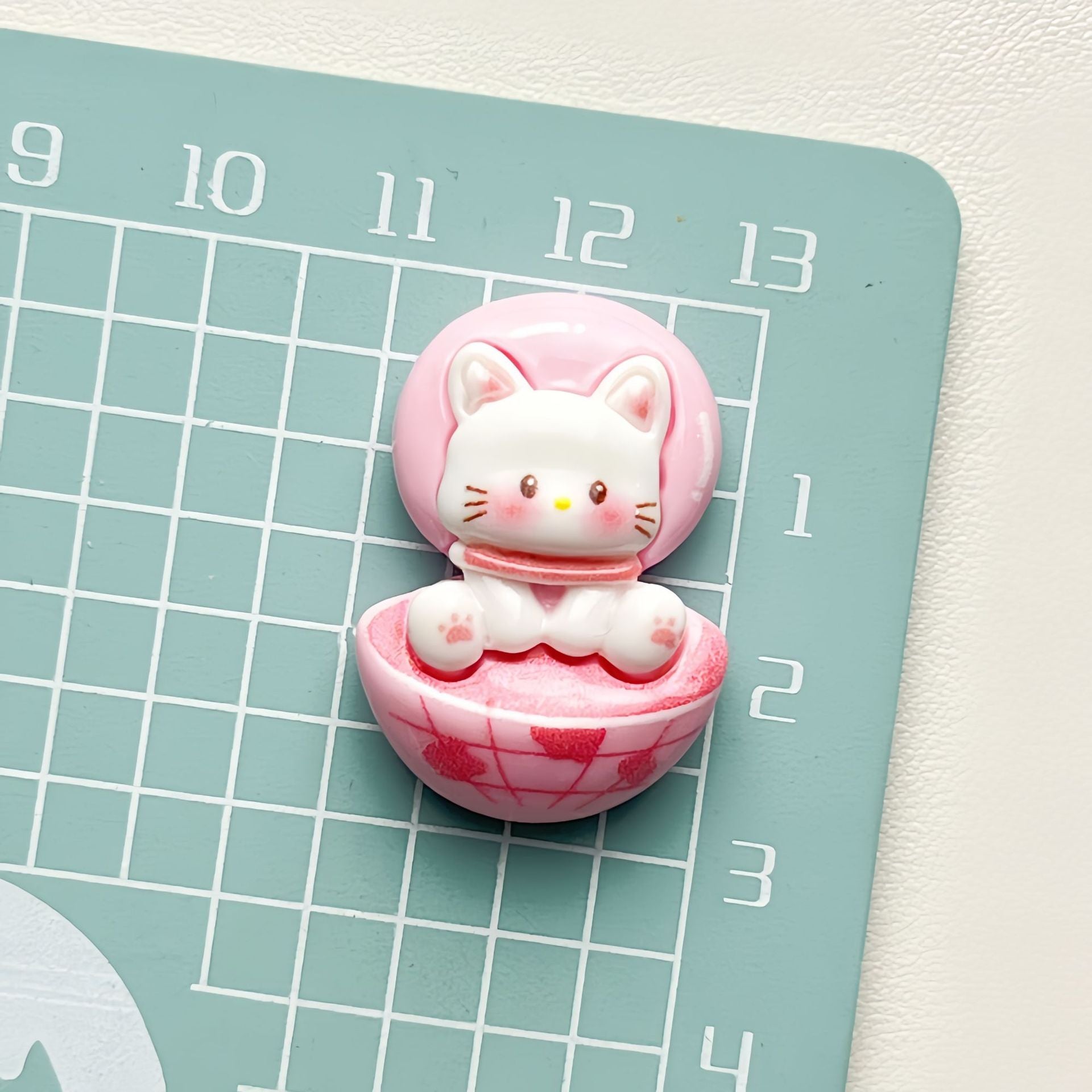 DIY Glossy Space Cat Charms Accessories – Customizable Phone Case, Hairpin, Fridge Magnet & Keychain Set