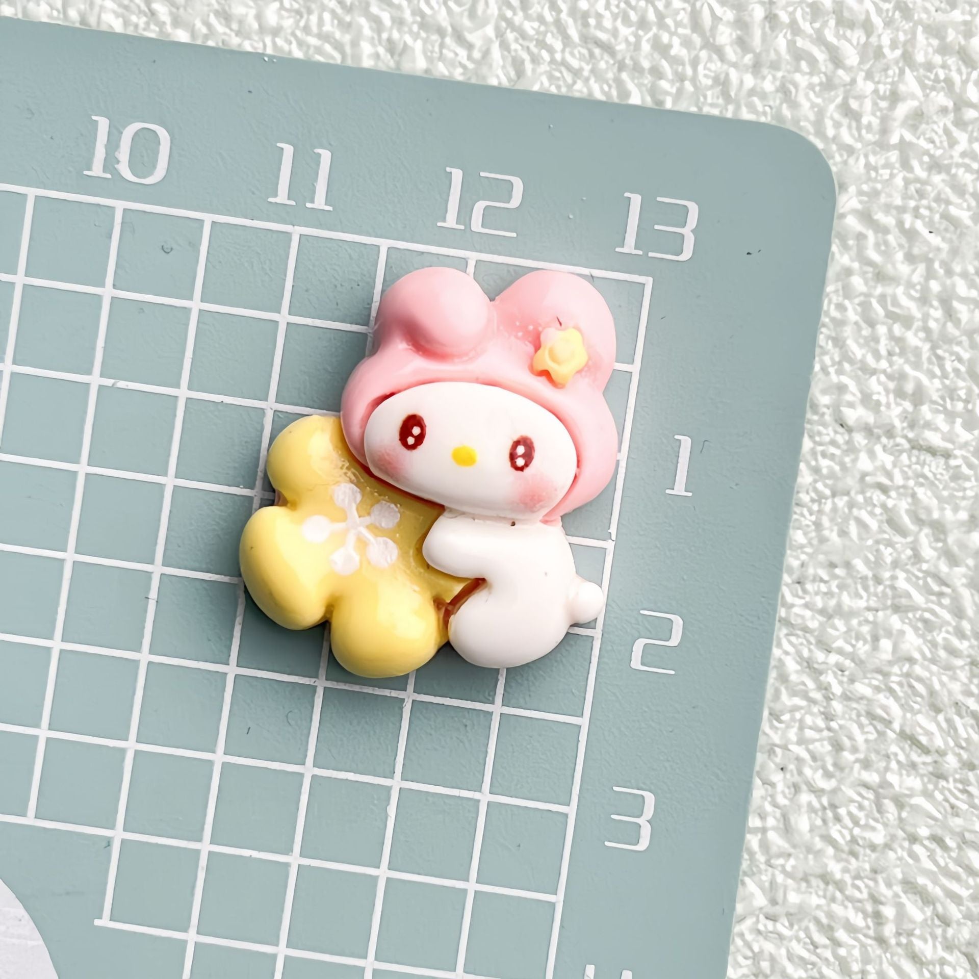 DIY Cute Sakura Sanrio Charms Accessories – Customizable Phone Case, Hairpin, Fridge Magnet & Keychain Set