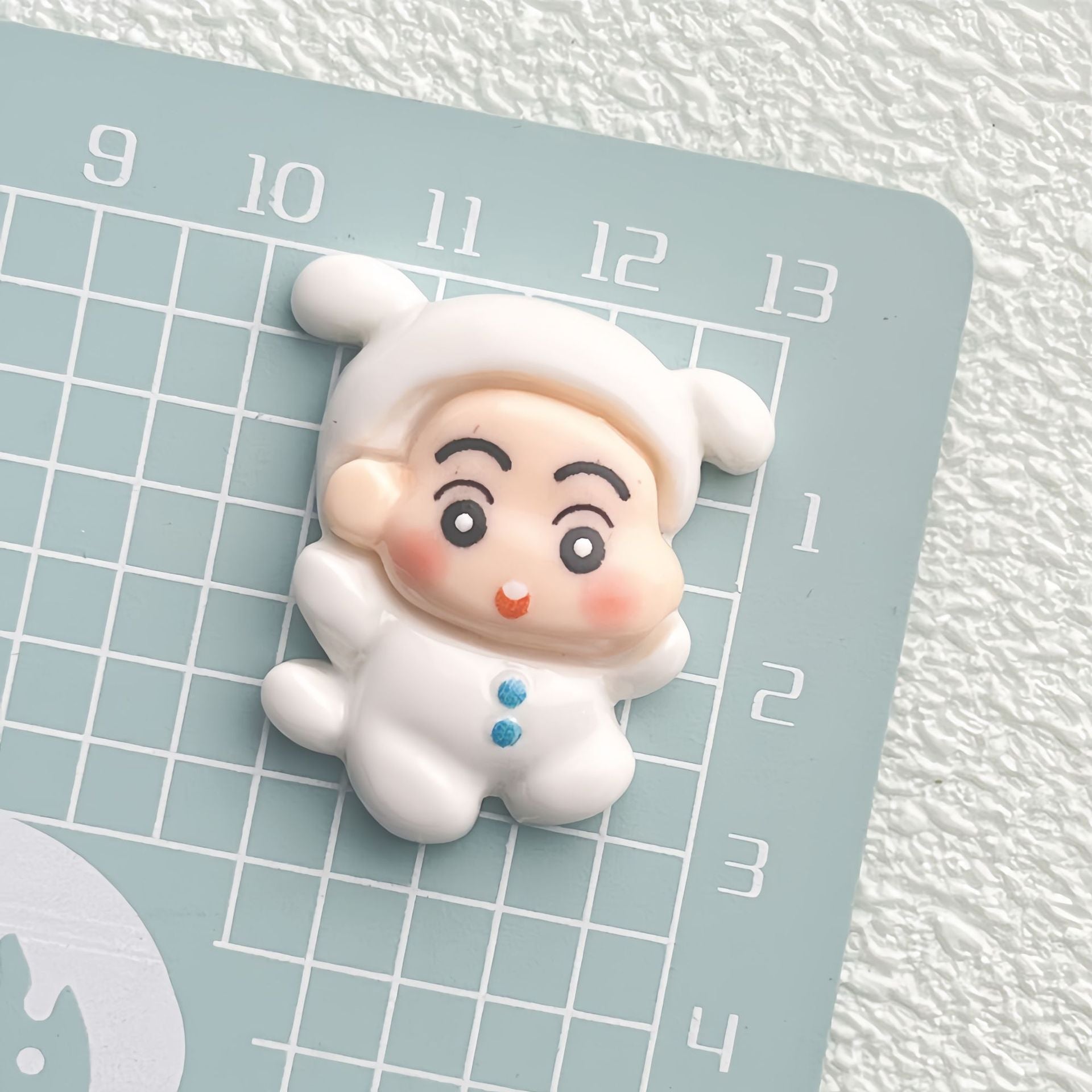 DIY Cross-dressing Shin-chan Charms Accessories – Customizable Phone Case, Hairpin, Fridge Magnet & Keychain Set