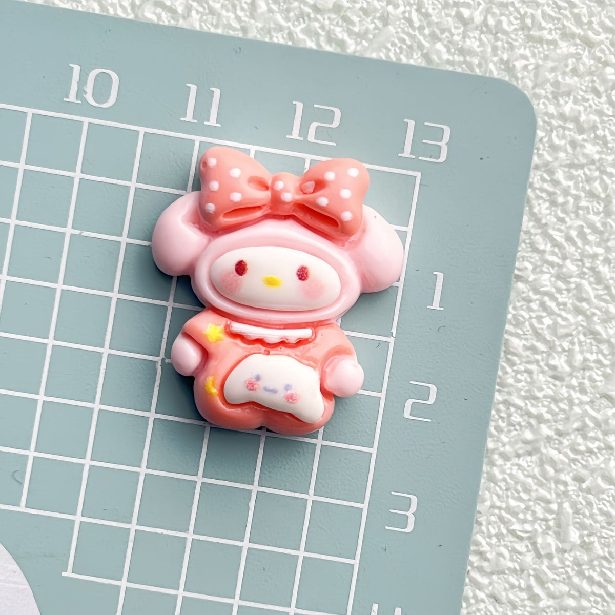 DIY Headband with Small Animals Charms Accessories – Customizable Phone Case, Hairpin, Fridge Magnet & Keychain Set